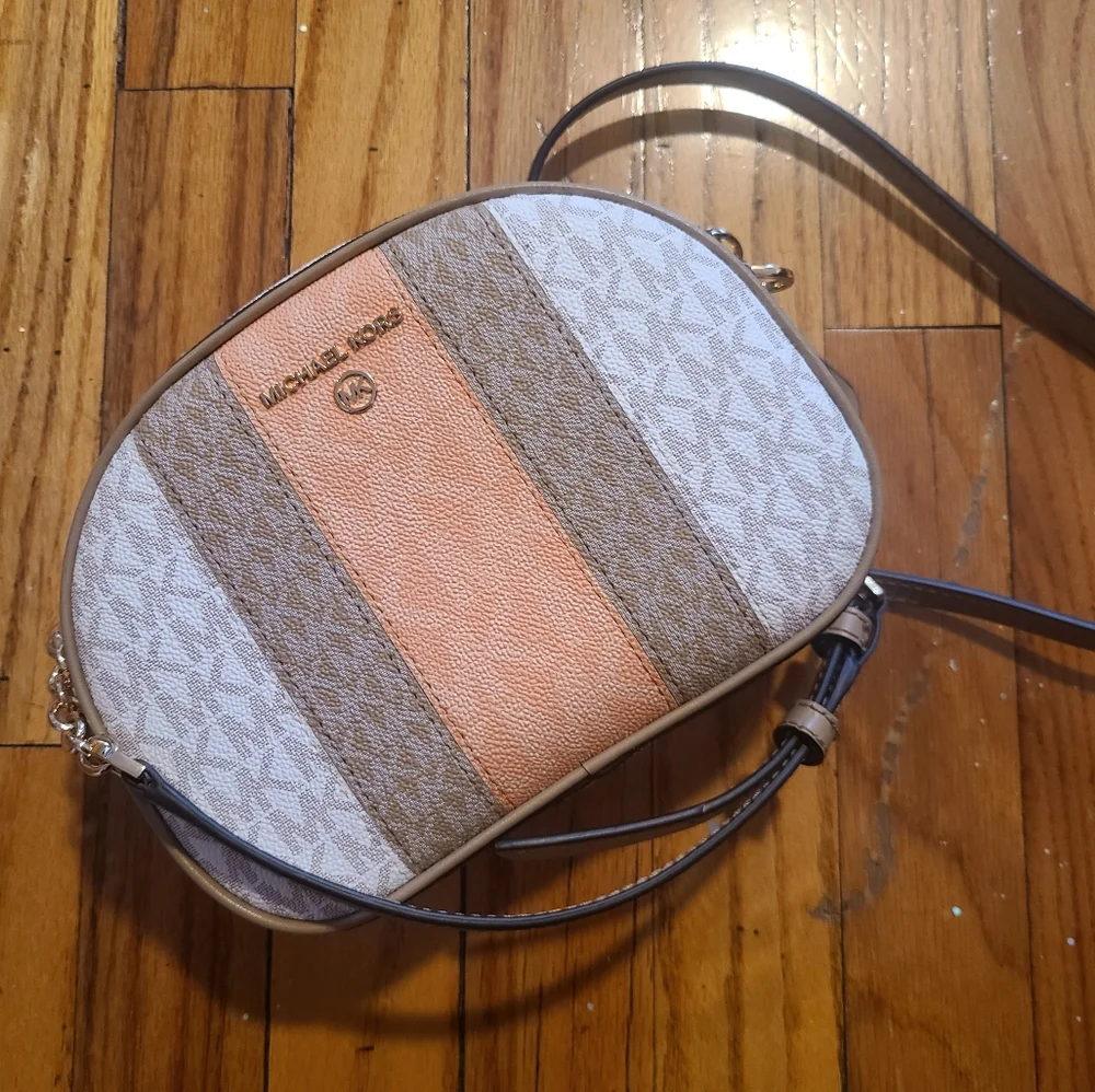 Micheal kors crossbody bag - Picture 3 of 6